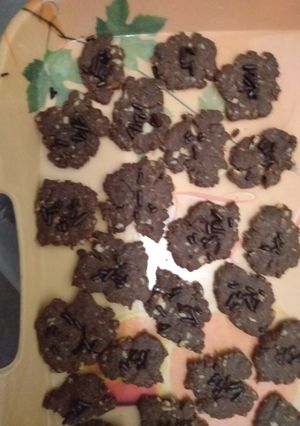 Foto resep Choco almond oat cookies.. garing.. renyah.. wangi.. #tanpatambahangula #tanpaoven #takaransendok