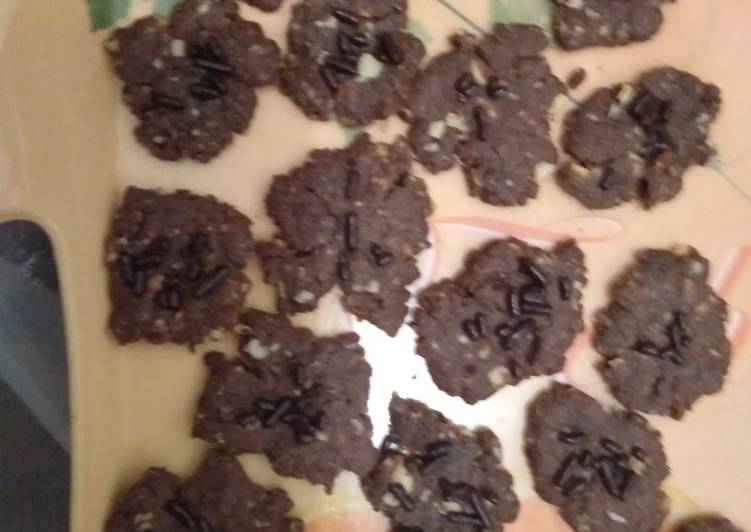 Cara membuat Choco almond oat cookies.. garing.. renyah.. wangi.. #tanpatambahangula #tanpaoven #takaransendok ide kue sehari hari