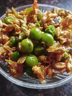 A picture of Drumstick flower and peas bhaji.