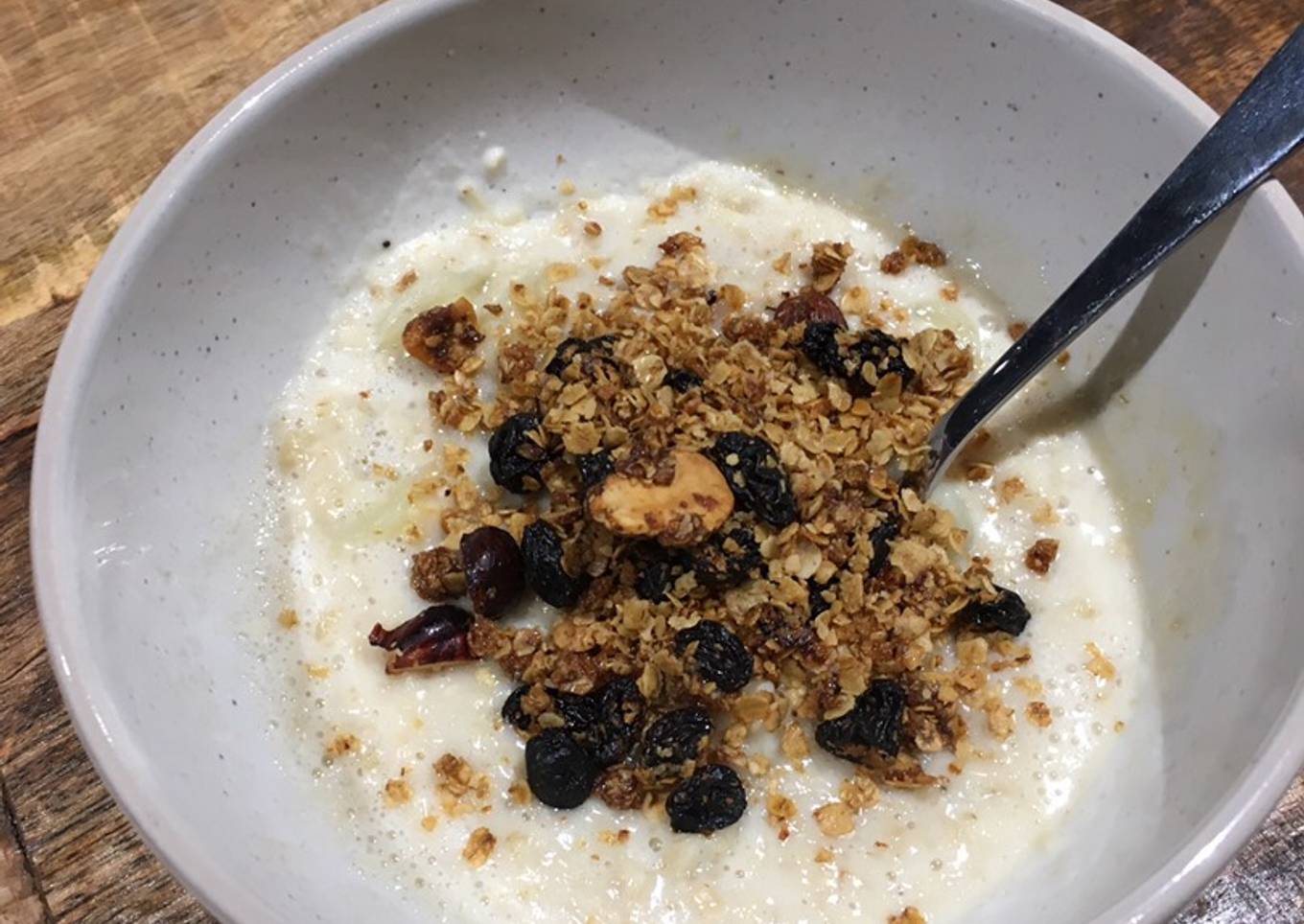 OatMilk Porridge with Granola