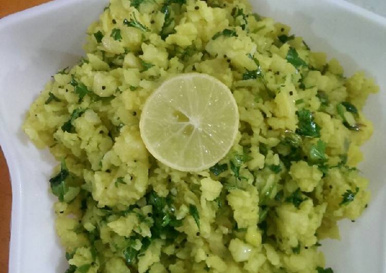 Steps to Prepare Award-winning Onion Poha