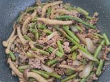 Sauteed Pork with Asparagus and Mushrooms