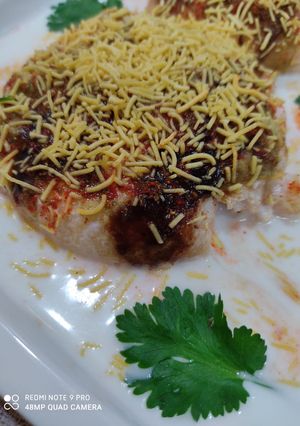 A picture of Semolina chatpata dahi bhalla.