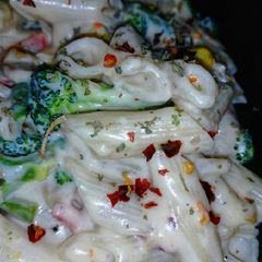 A picture of White Sauce Pasta.