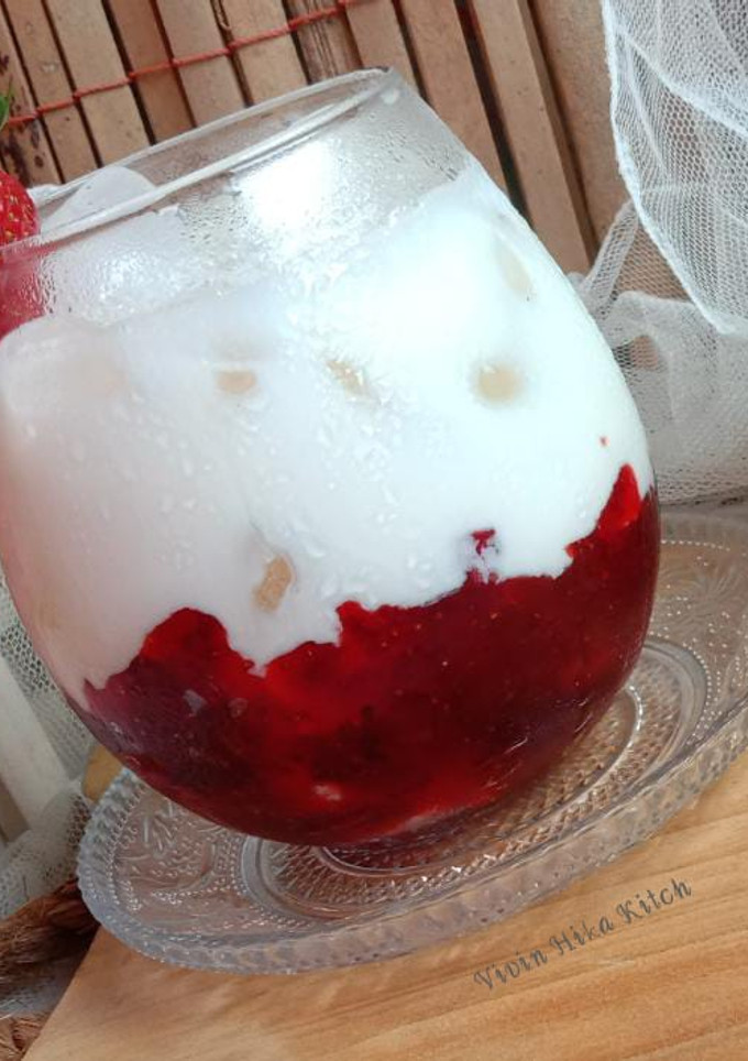 Foto resep 𝙺𝚘𝚛𝚎𝚊𝚗 𝚂𝚝𝚛𝚊𝚠𝚋𝚎𝚛𝚛𝚢 𝙼𝚒𝚕𝚔