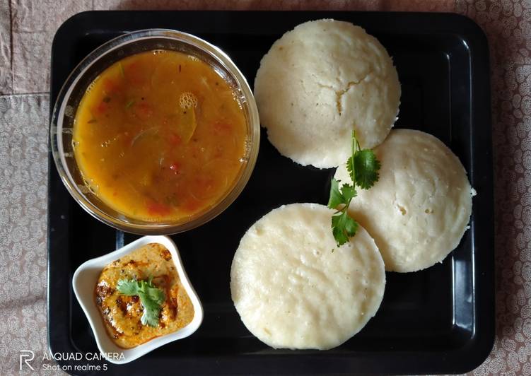 How to Prepare Super Quick Homemade Idli sambhar with chutney