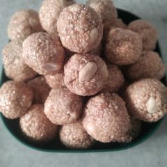 A picture of Til Gud Laddu.