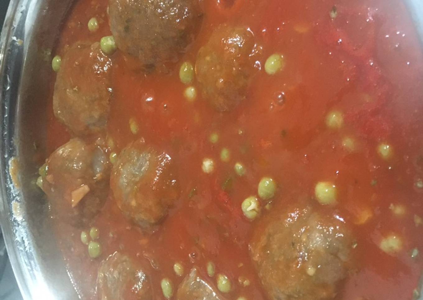 Salsa con albóndigas