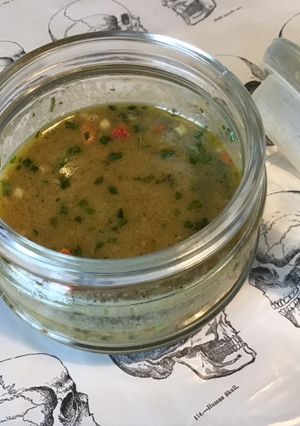 Une photo de Sauce salade pimentée aux cornichons,moutarde et herbes aromatiques