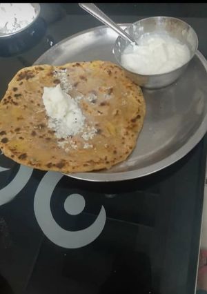 A picture of Aloo parantha.