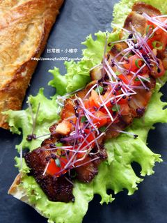 烤五花肉佐番茄莎莎醬三明治 的食譜成品照片