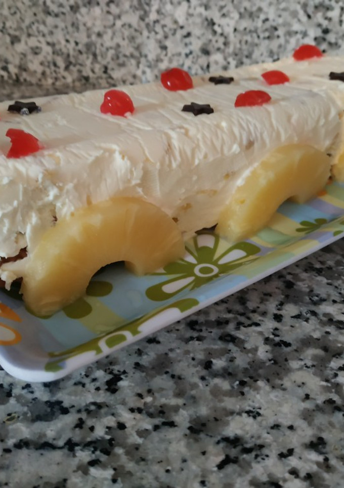 Una foto de Tarta de galletas con leche condensada y piña