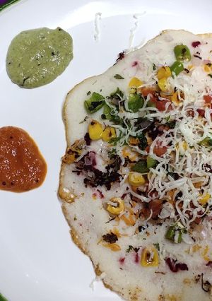 चिझ उत्तपा (cheese uttapam recipe in marathi) रेसिपी चे मुख्य फोटो