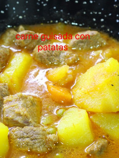 Una foto de Estofado de ternera con patatas