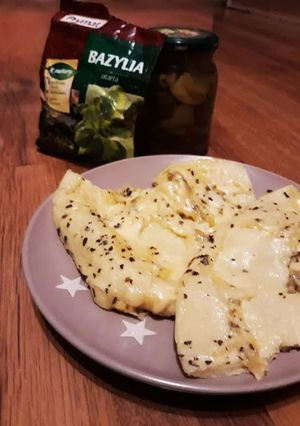 Zdjęcie przepisu Omlet z żółtym serem.