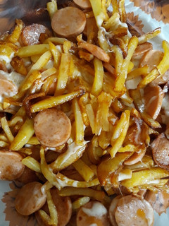 عکسی از دستور خوراک هات داگ و سیب زمینی