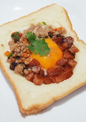 รูปของ ไข่กระทะ in the bread 🍳 (Egg toast) อาหารเช้าสวยๆ