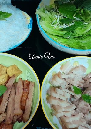 Hình của món Bún đậu thập cẩm.