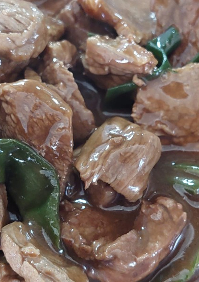 Una foto de Carne Mongoliana Muy, Muy rica (comida china)
