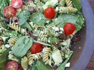 Pesto pasta salad