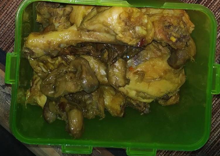 Bagaimana Menyiapkan Ayam ungkep, Enak