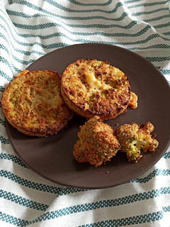 Una foto de Tortitas de romanescu