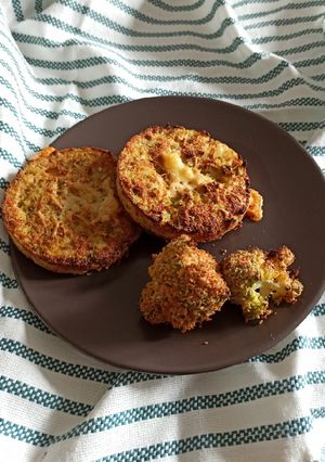 Una foto de Tortitas de romanescu