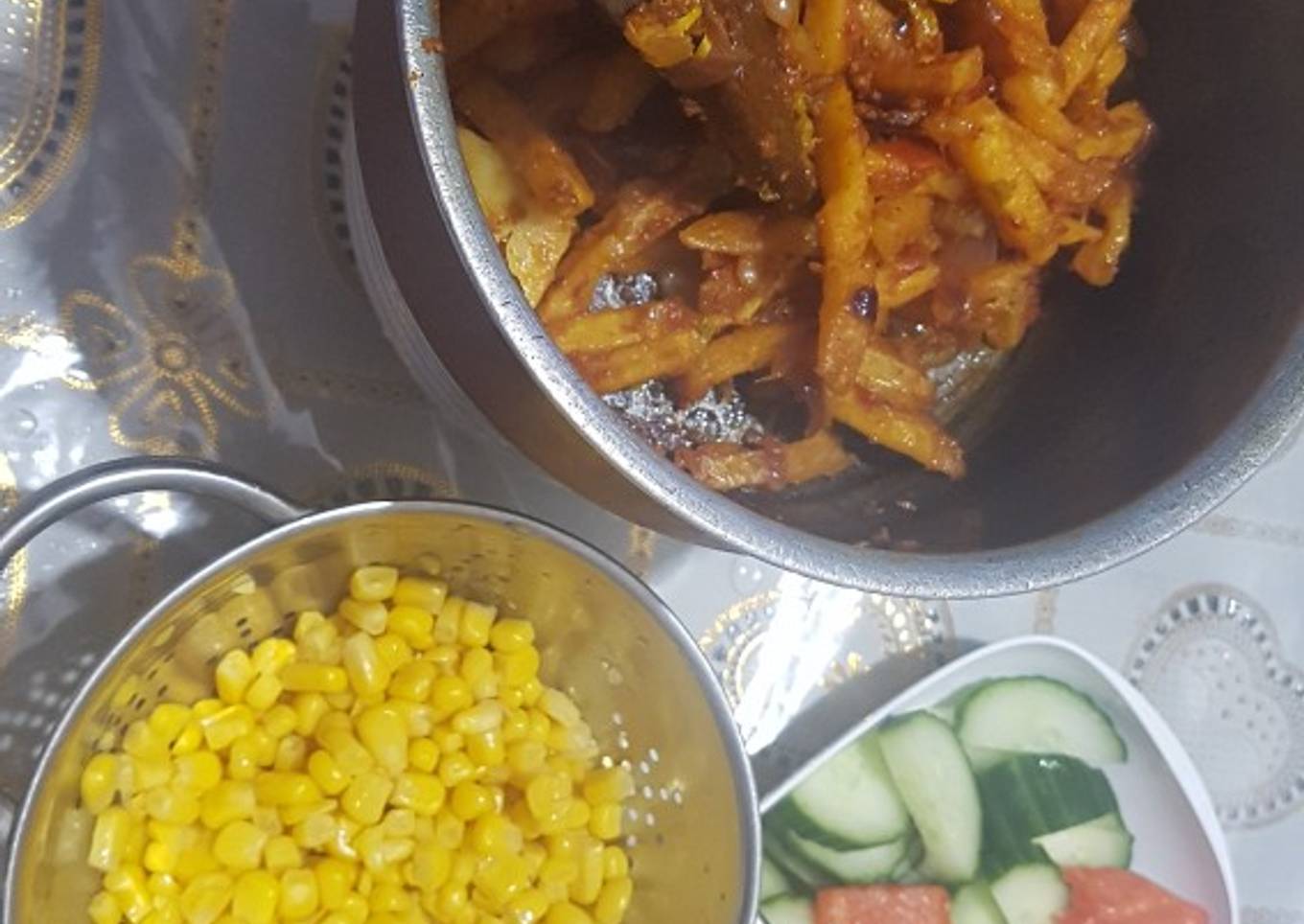 Spiced chips and cool qwik salad!!