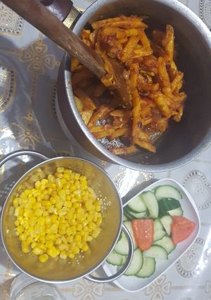 A picture of Spiced chips and cool qwik salad!!.