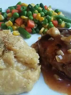 Foto resep Burger steak with creamy mashed potato ala bunda JK