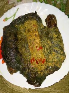 লাউ পাতায় বাটা মাছের পাতুরি (lau patay bata maacher paturi recipe in Bengali) রেসিপির প্রধান ছবি