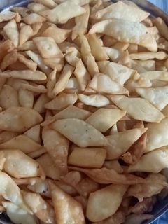 निमकी (nimki recipe in Hindi) रेसिपी मुख्य फोटो
