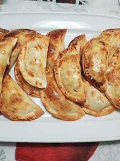 Una foto de Empanadillas rellenas con carne horneada el día anterior