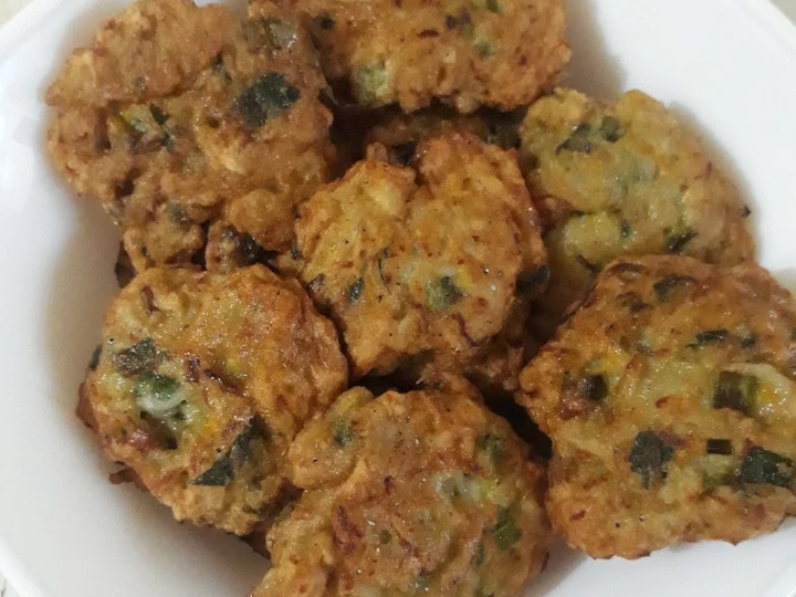 Langkah Mudah untuk Membikin Resep Bakwan teri nasi basah yang Menggugah Selera Anti Ribet, Mantap