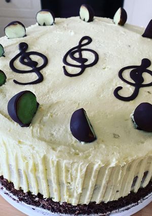 Meggyes marcipános Mozart torta recept fotója