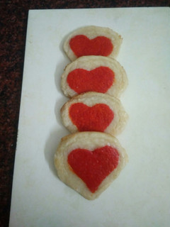 வெண்ணிலா ஹார்ட் குக்கீஸ் (Vanilla heart cookies recipe in tamil) செய்முறை முக்கிய புகைப்படம்
