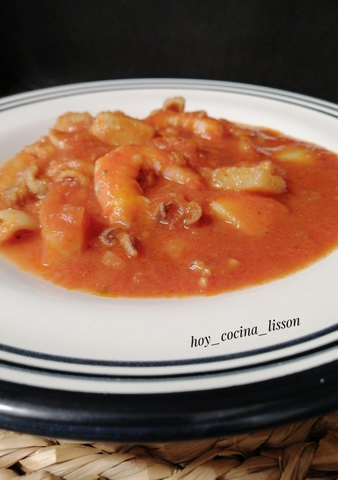 Una foto de Calamares guisados con tomate