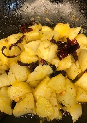 Una foto de Papas al ajillo