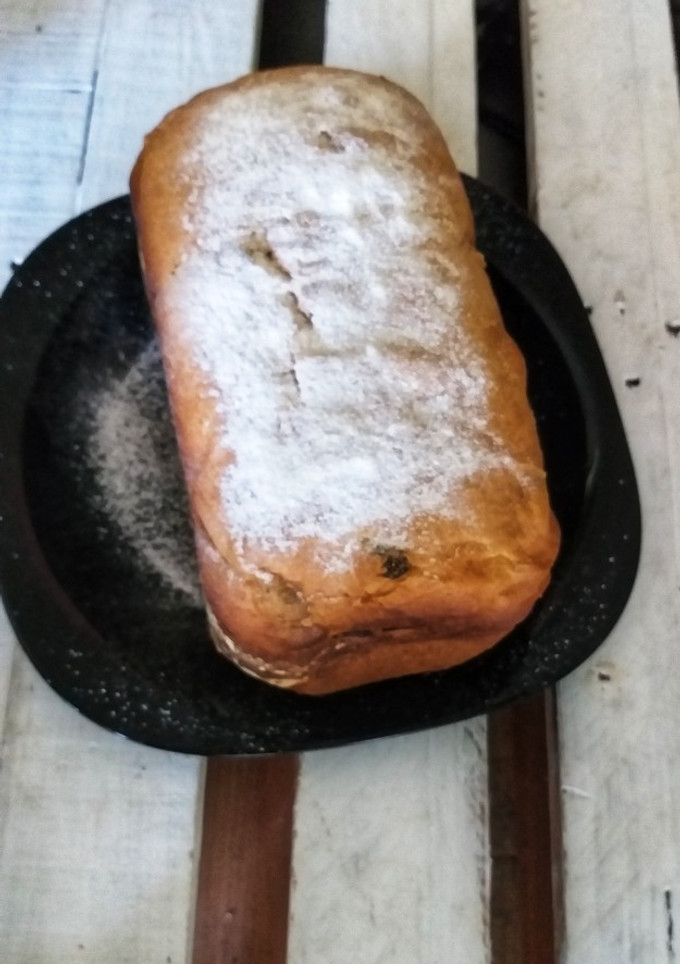 Una foto de Panettone con fruta