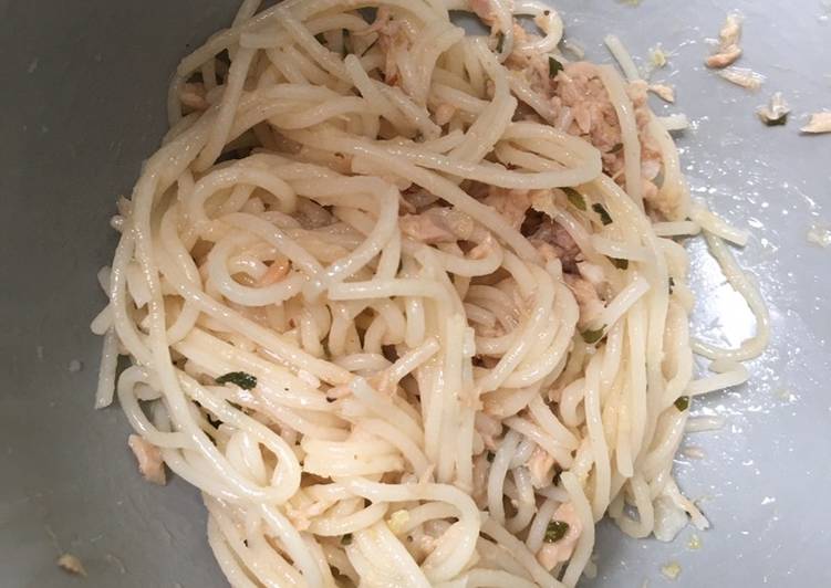 Tuna Pasta With Garlic & Lemon