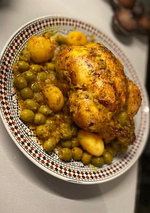 Une photo de Poulet aux olives et au citron confit