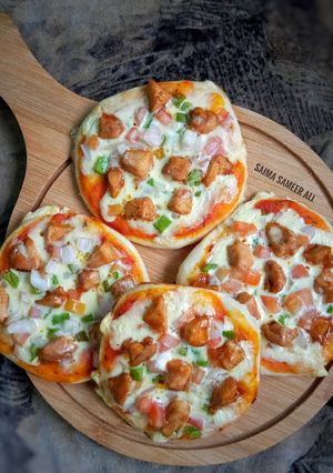 A picture of Mini pizza(without cheese).