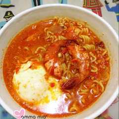 Mie kuah udang pedas (indomie) রেসিপির প্রধান ছবি