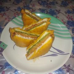 A picture of Tri coloured bread pakoda.