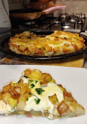 Una foto de Deliciosa tortilla de papa rellena!!!