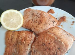 Una foto de Salmón al merkén