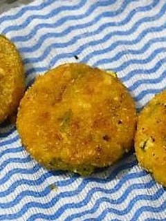 சீஸ் கட்லெட் (Cheese cutlet Recipe in Tamil) செய்முறை முக்கிய புகைப்படம்