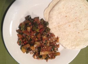Una foto de Calabacitas con puerro y Chile poblano