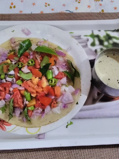 ஆம்லெட் தோசை😋 (Tomoto onion wheat omlet dosa recipe in tamil) செய்முறை முக்கிய புகைப்படம்