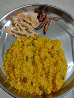 மண மணக்கும் சாம்பார் சாதம் (Sambar saatham recipe in tamil) செய்முறை முக்கிய புகைப்படம்